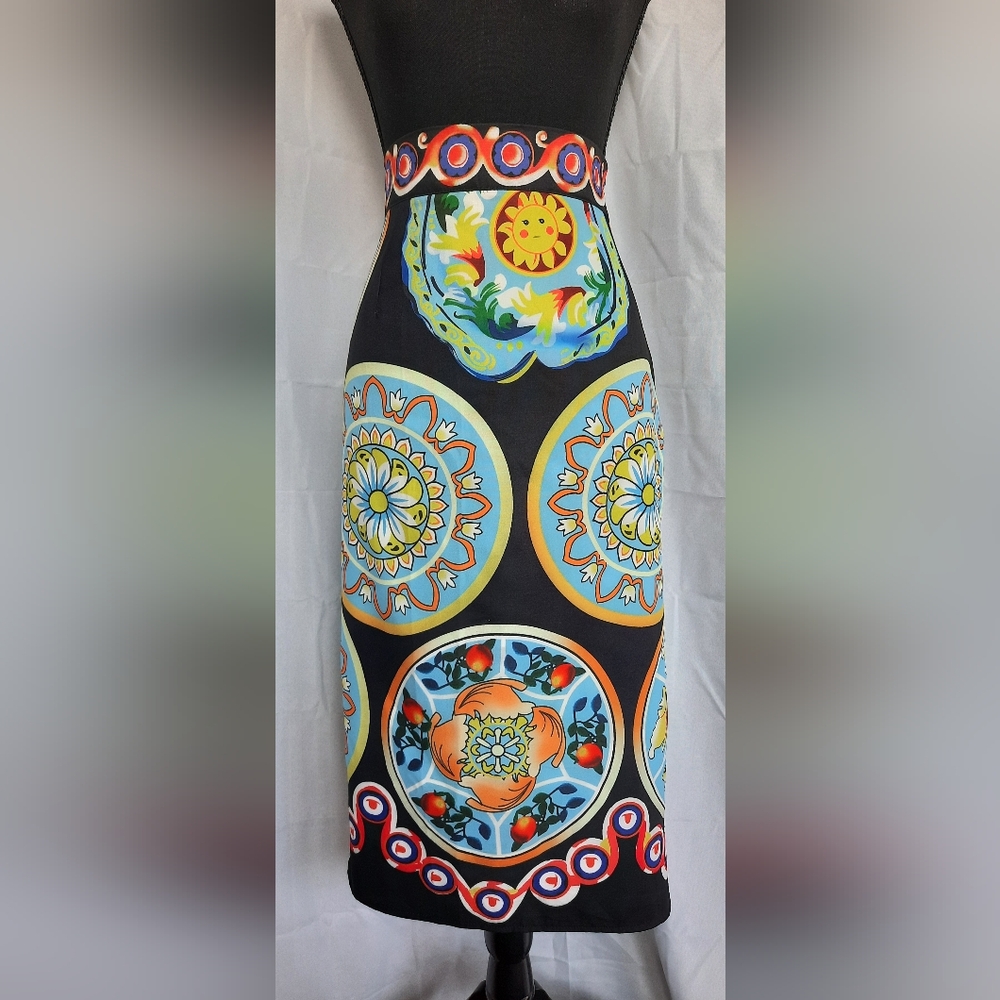 Pencil Skirt Womens Small / Med Ceramic Plate Print Black Multicolored Side Zip